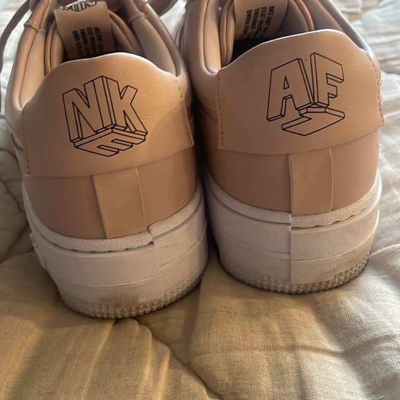 EUC-NIKE Air Force 1 "Pixel" in blush pink size 9.5 - Picture 4 of 5